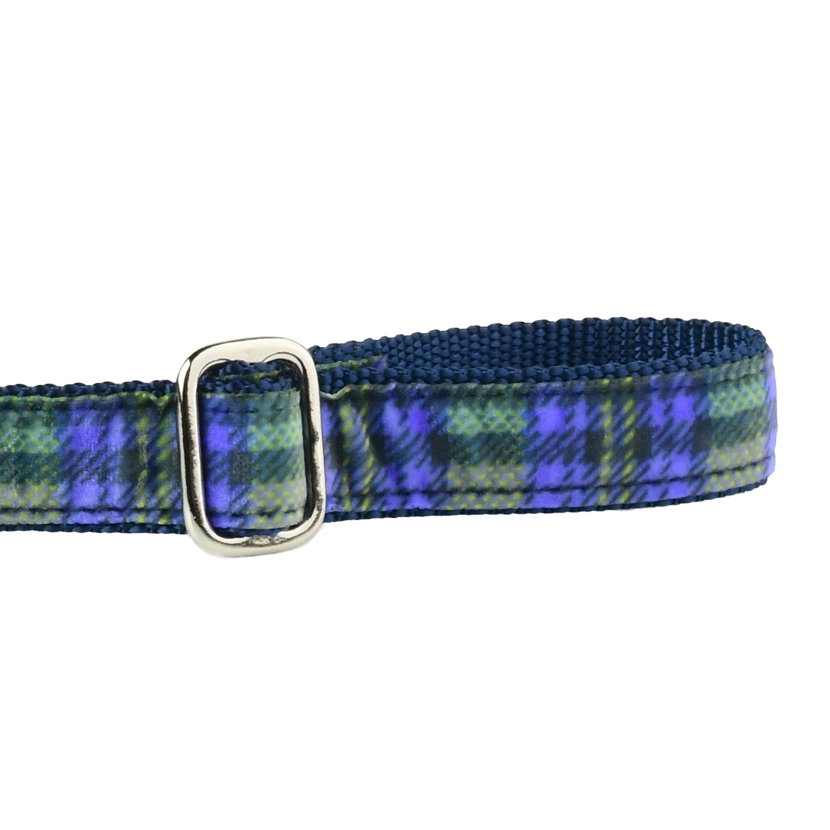 Close-up of the blue plaid swiss velvet dog leash with adjustable handle